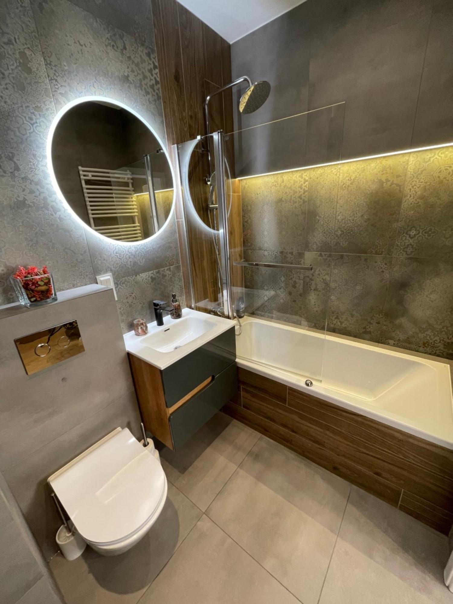 Essence Lux Apartment, Free Parking, Self Check-In 24H 波兹南 外观 照片