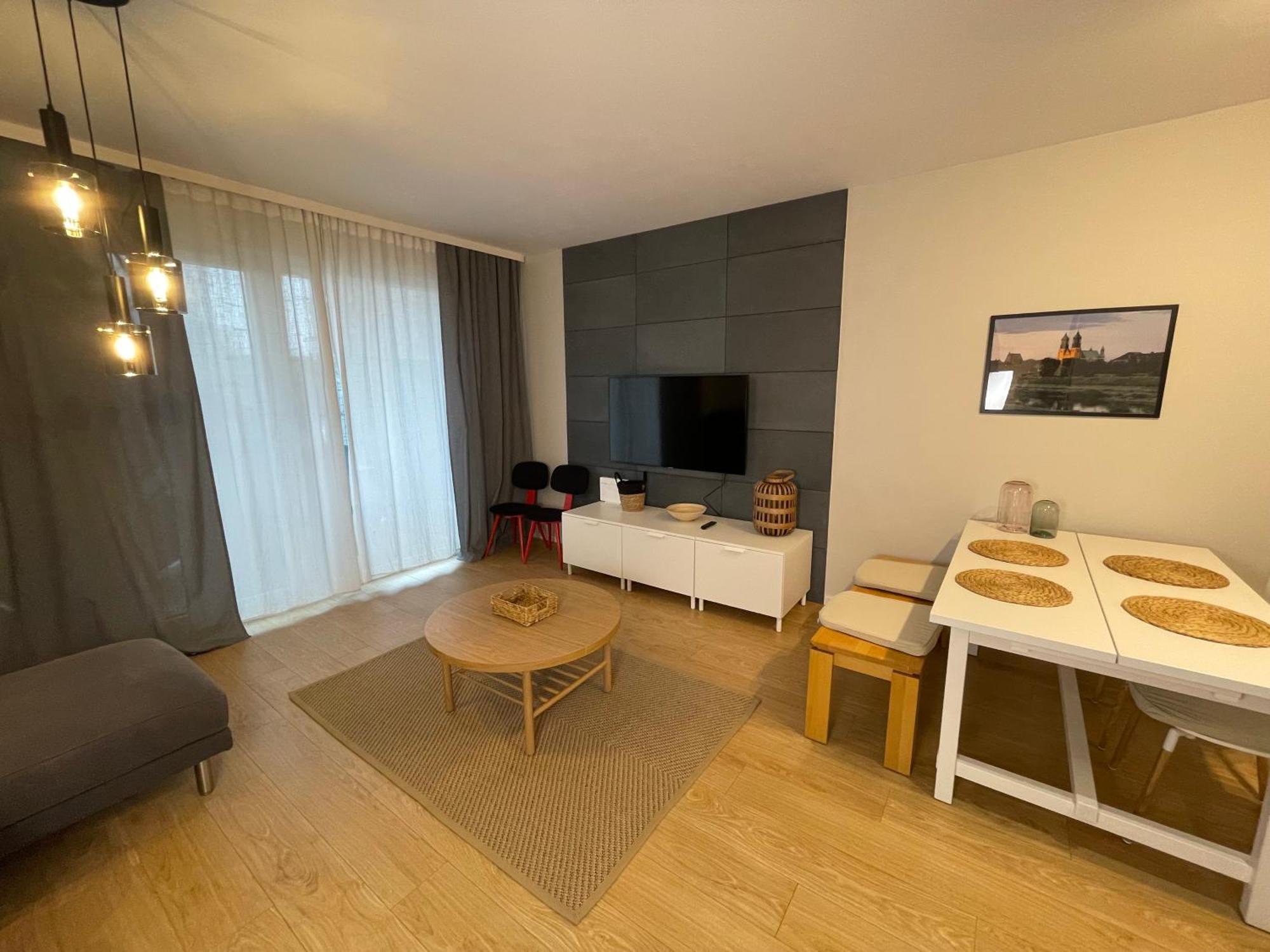 Essence Lux Apartment, Free Parking, Self Check-In 24H 波兹南 外观 照片