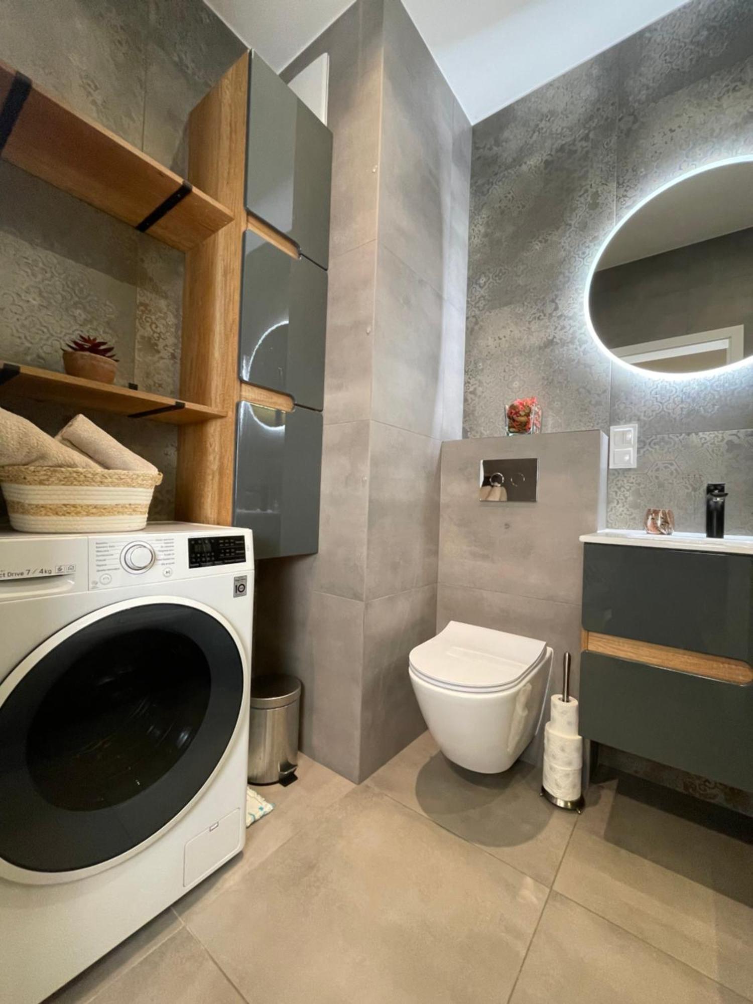 Essence Lux Apartment, Free Parking, Self Check-In 24H 波兹南 外观 照片