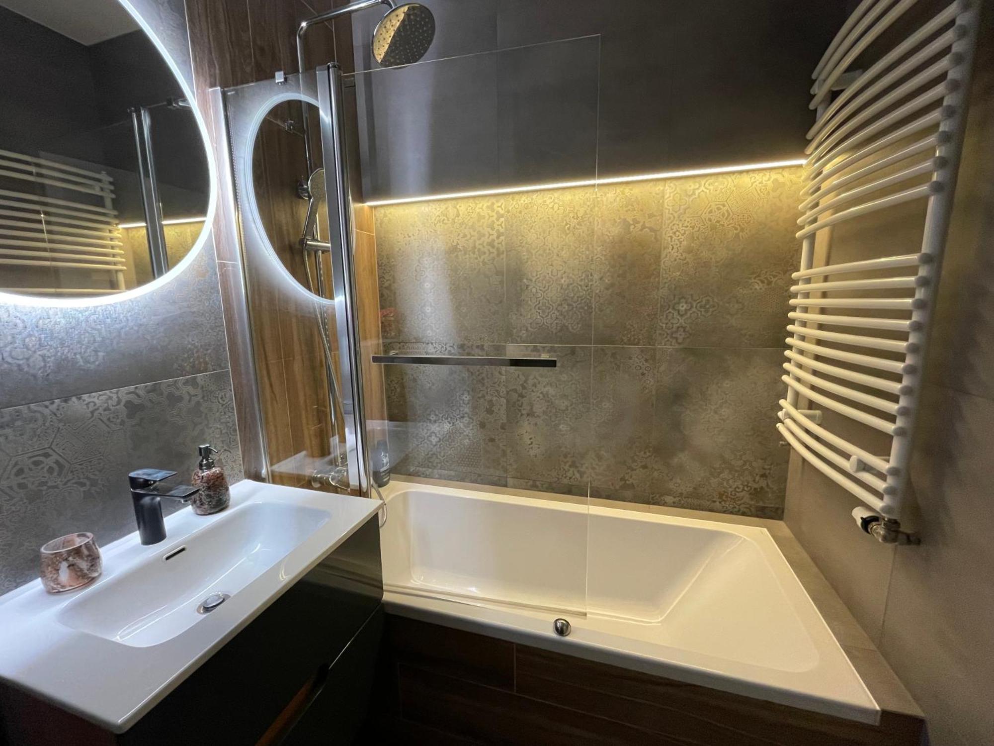 Essence Lux Apartment, Free Parking, Self Check-In 24H 波兹南 外观 照片